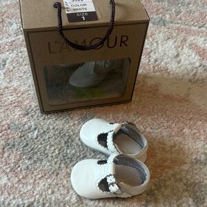 L'Amour White Baby Mary Jane Shoes with Scalloped Trim